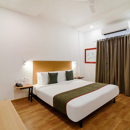 Oyo Townhouse 091 Nungambakkam Hotel Chennai Ngoại thất bức ảnh