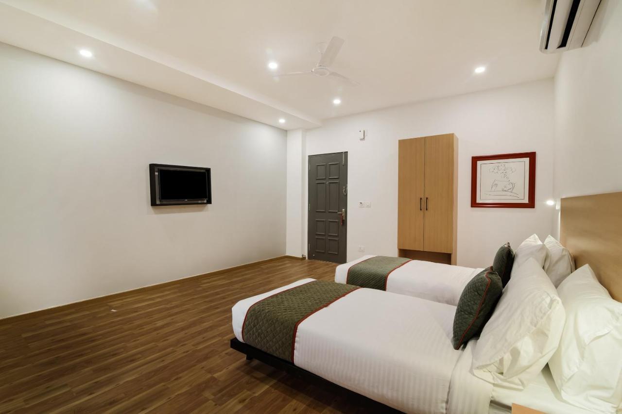 Oyo Townhouse 091 Nungambakkam Hotel Chennai Ngoại thất bức ảnh