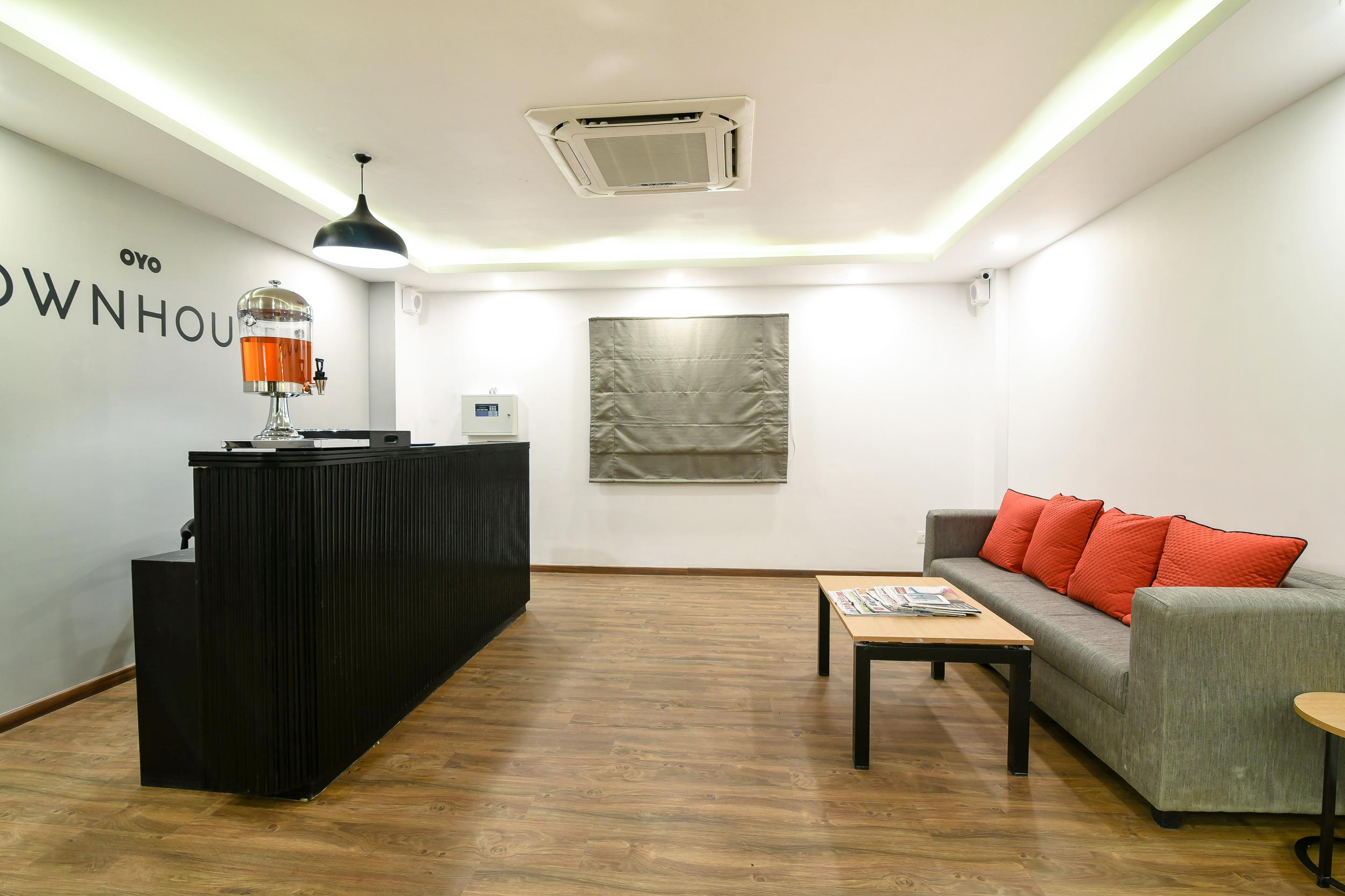 Oyo Townhouse 091 Nungambakkam Hotel Chennai Ngoại thất bức ảnh
