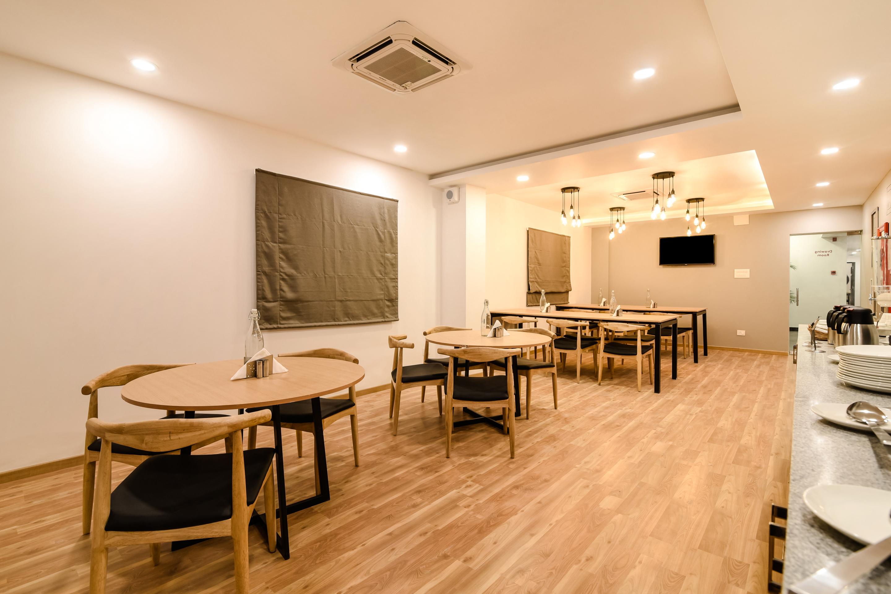 Oyo Townhouse 091 Nungambakkam Hotel Chennai Ngoại thất bức ảnh