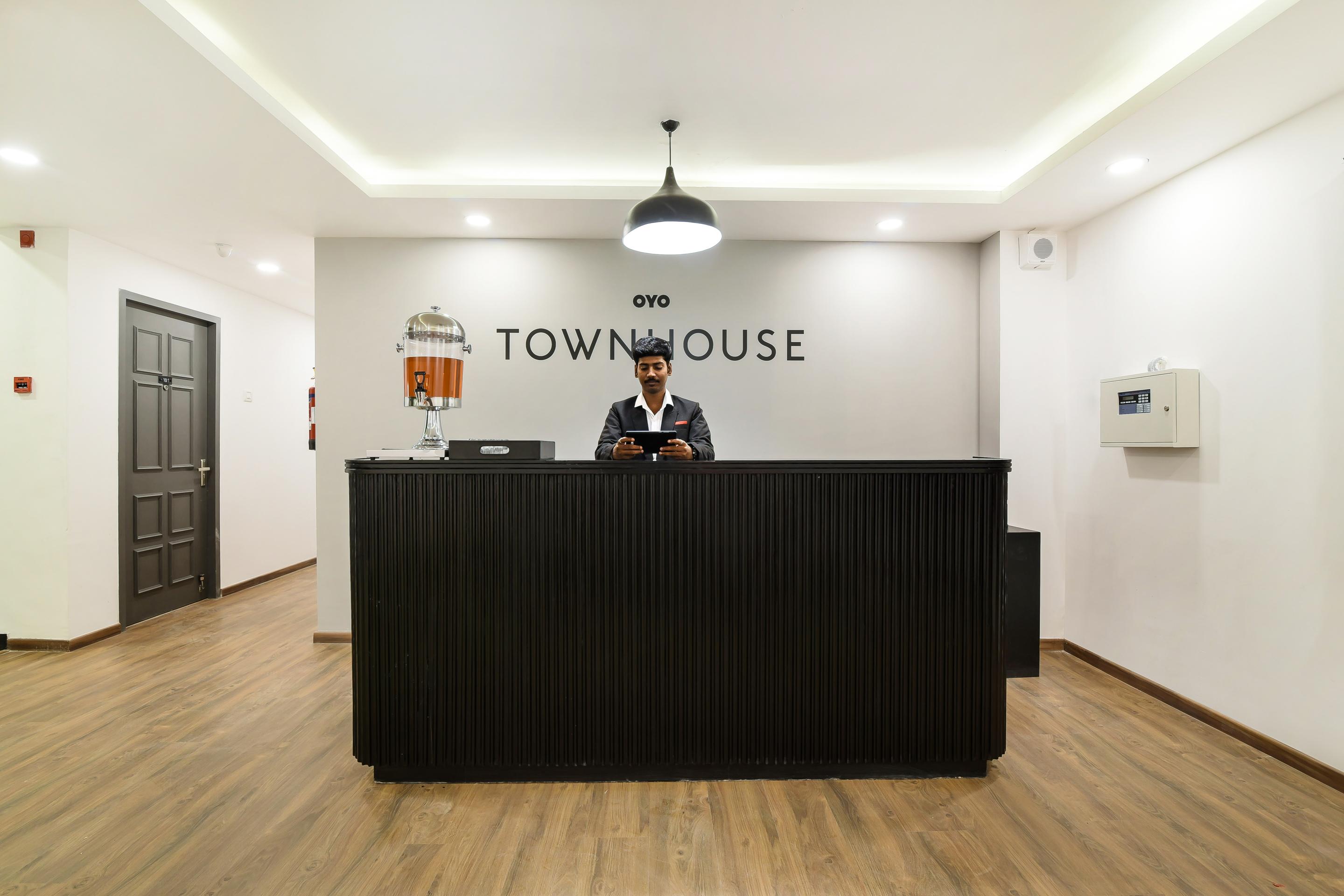 Oyo Townhouse 091 Nungambakkam Hotel Chennai Ngoại thất bức ảnh