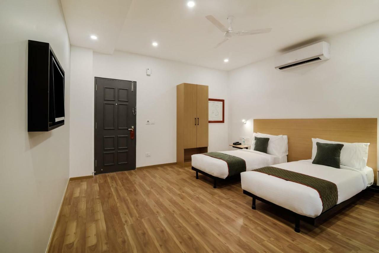 Oyo Townhouse 091 Nungambakkam Hotel Chennai Ngoại thất bức ảnh