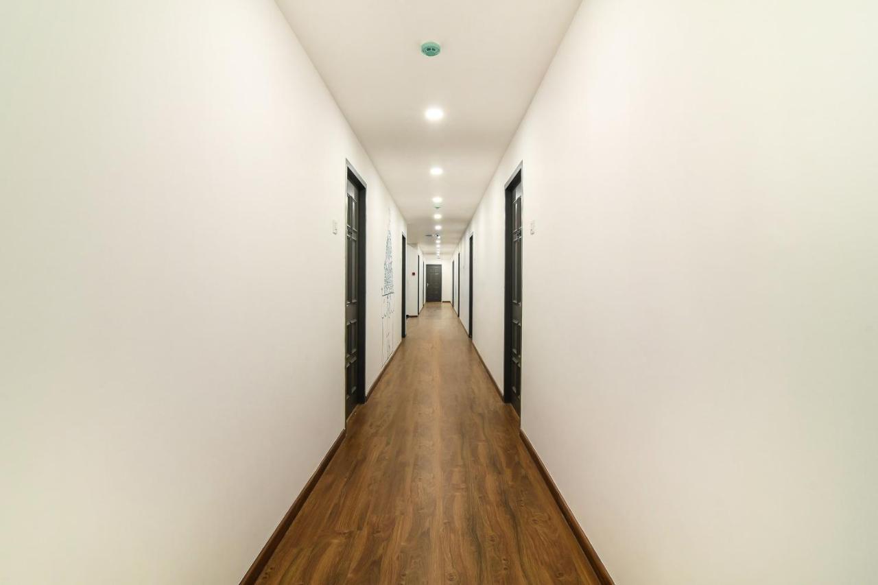 Oyo Townhouse 091 Nungambakkam Hotel Chennai Ngoại thất bức ảnh